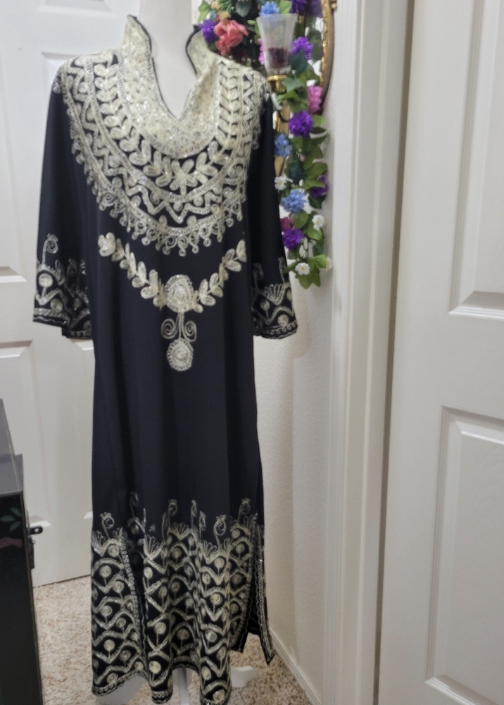 Hand- Made Dress - Picture 2 of 11